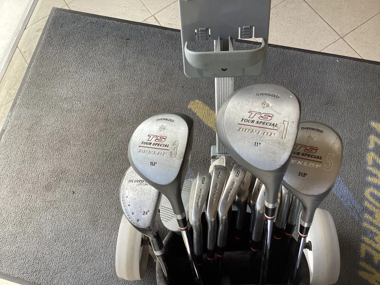 Billede 4 - Golfsæt komplet. Alu. Vogn , Bag, køll/Jern