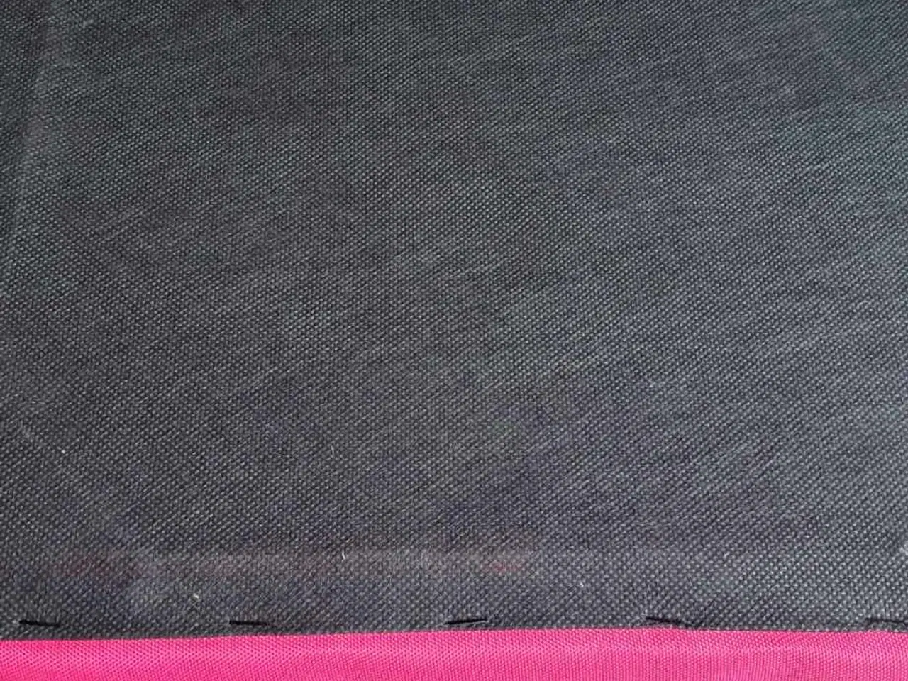 Billede 2 - Lyserød puf den måler 39 cm I højden og 36 cm på h