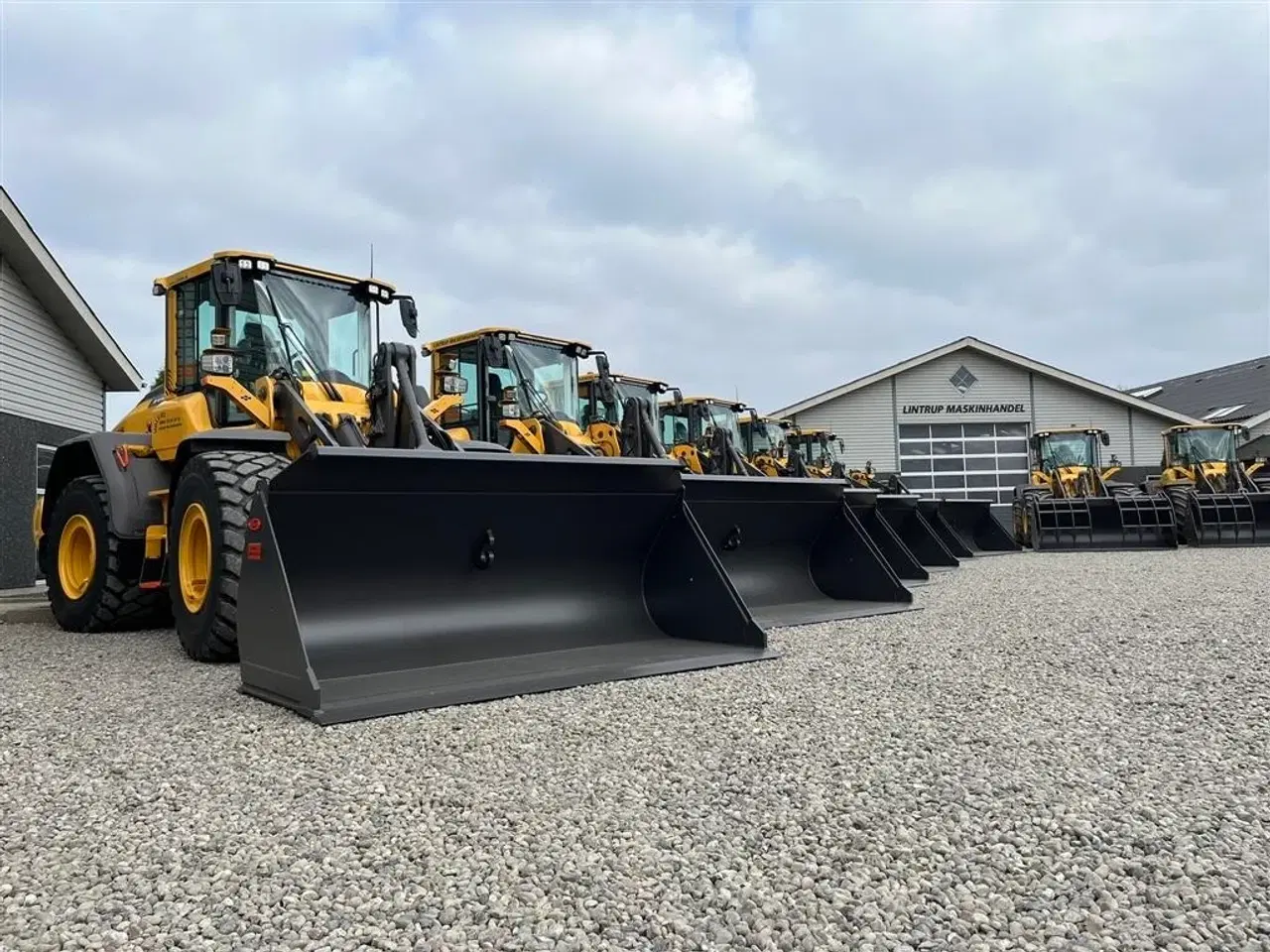 Billede 15 - JST Skovl 3.4m3 med volvoskifte og 3m bred. NY SKOVL. Den er opbygget efter alle kunstens regler