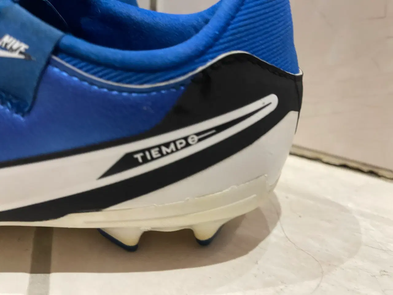 Billede 3 - Super pæne fodboldstøvler str. 45