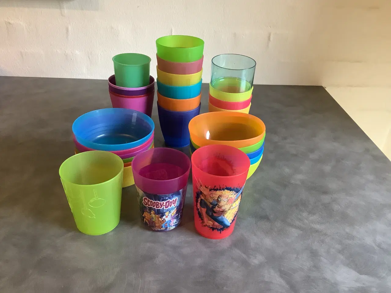 Billede 3 - Plastik kopper og skåle for børn