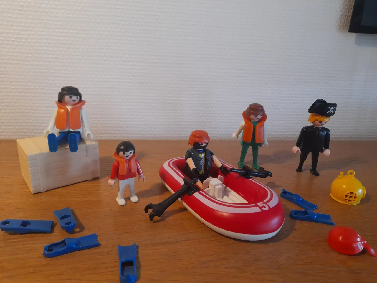 Billede 5 - Playmobil: Gummibåd, mænd med redningsveste m.m