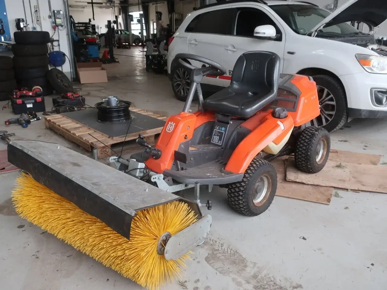 Billede 1 - Havetraktor HUSQVARNA R216 AWD