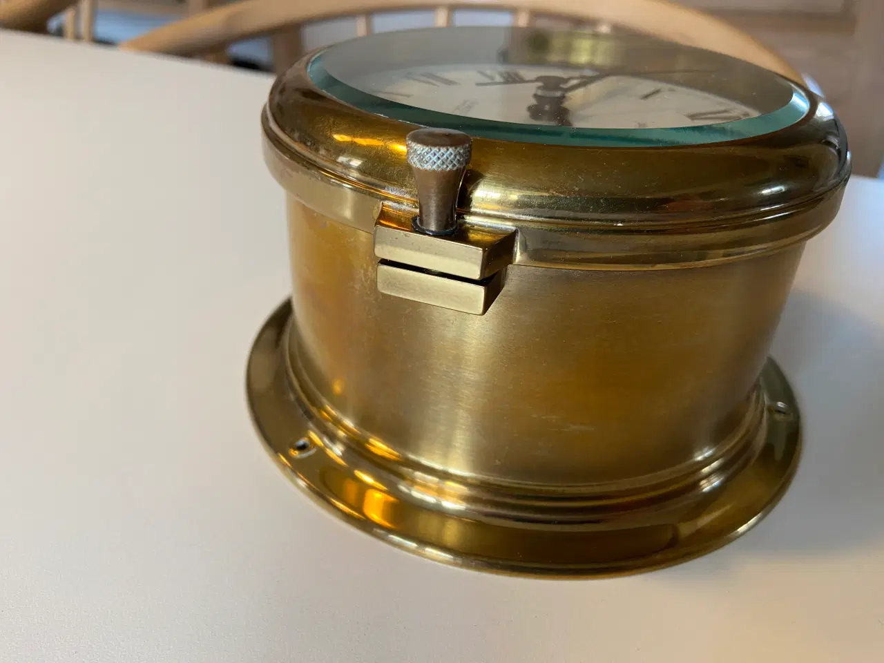 Billede 5 - Fyrkat skibsur i messing med slag