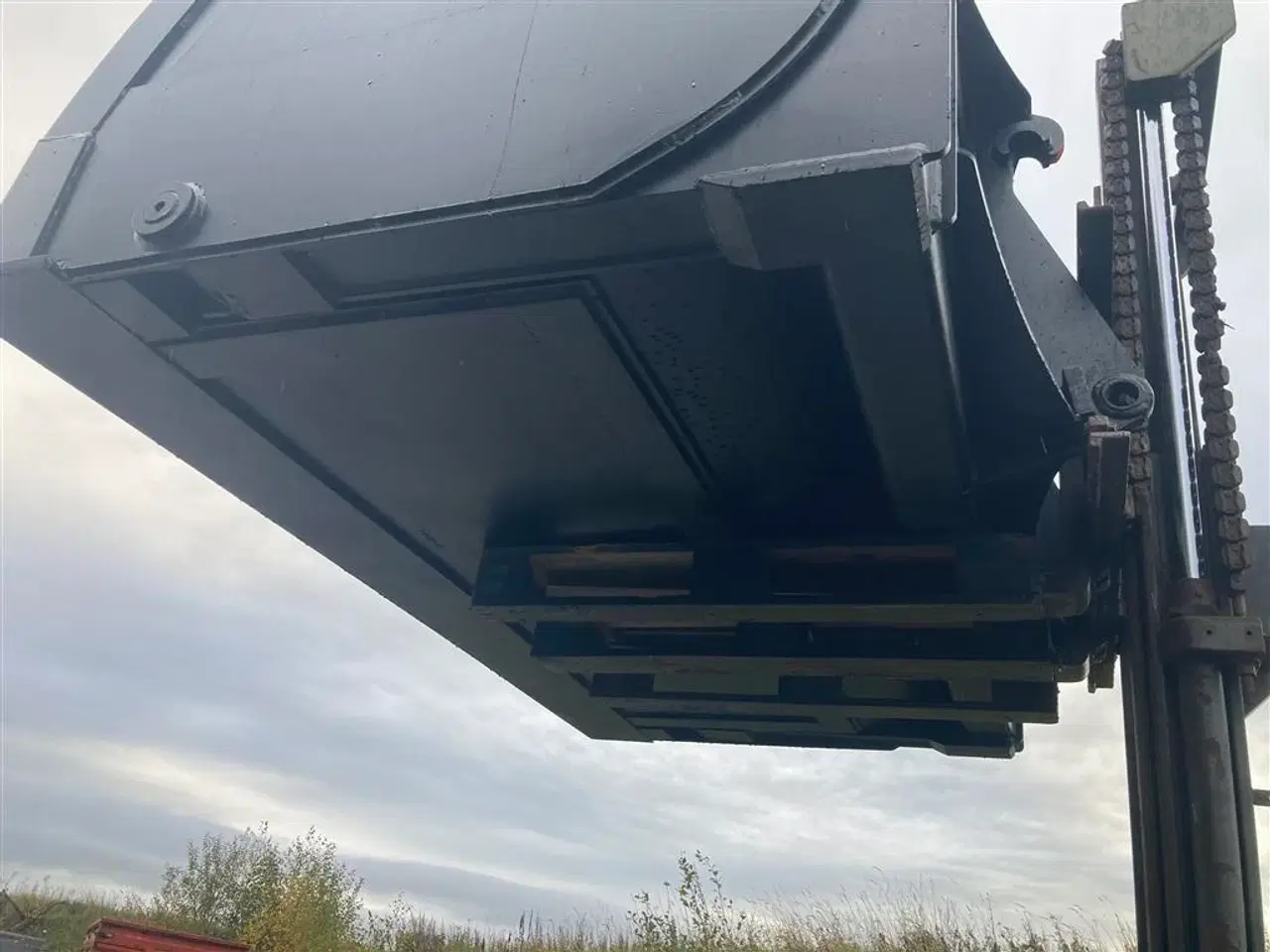 Billede 11 - JST Højtipskovl str.1 280 cm bred monteret med BM Fæste