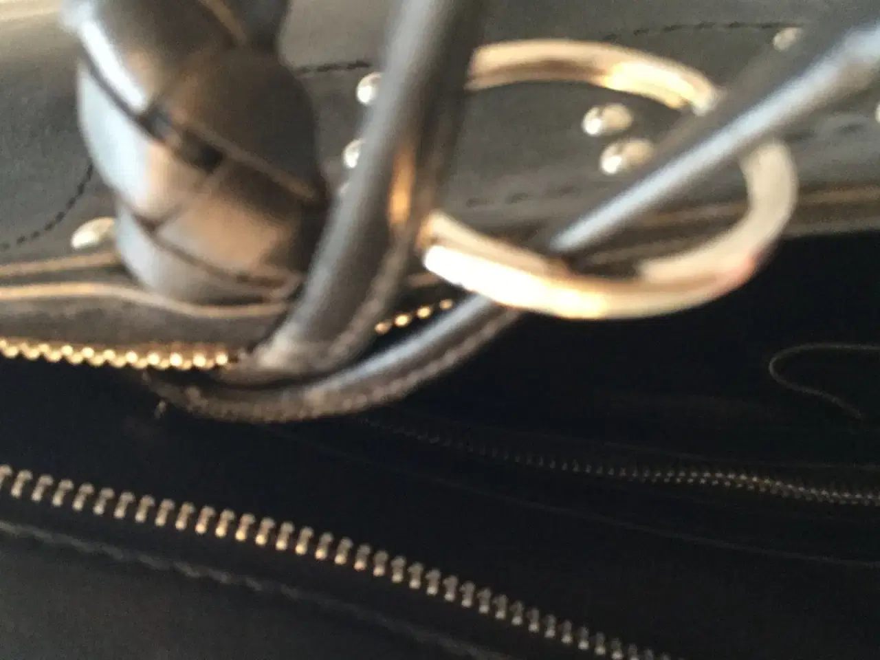 Billede 6 - Håndtaske i sort skind lækker kvalitet
