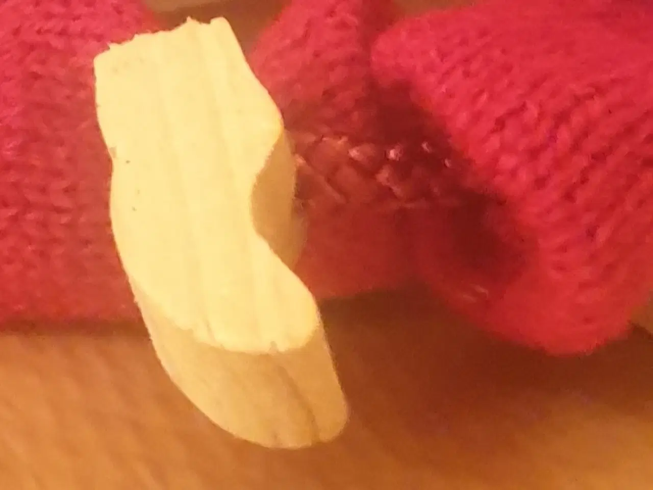 Billede 9 - Nissefamilie med magneter i hænder og fødder. OG: