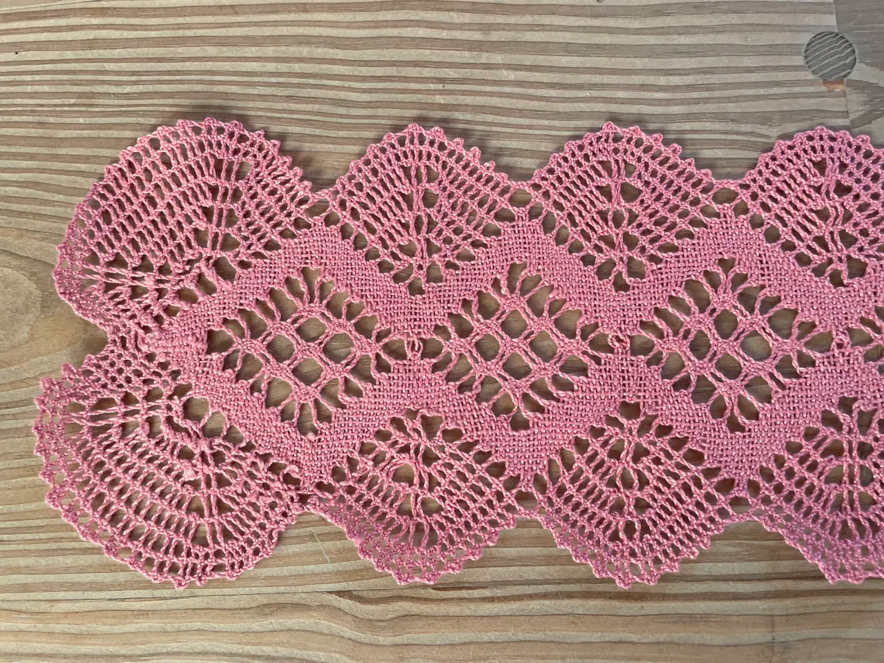 Billede 1 - Bordløber, festremse eller lysedug kniplet