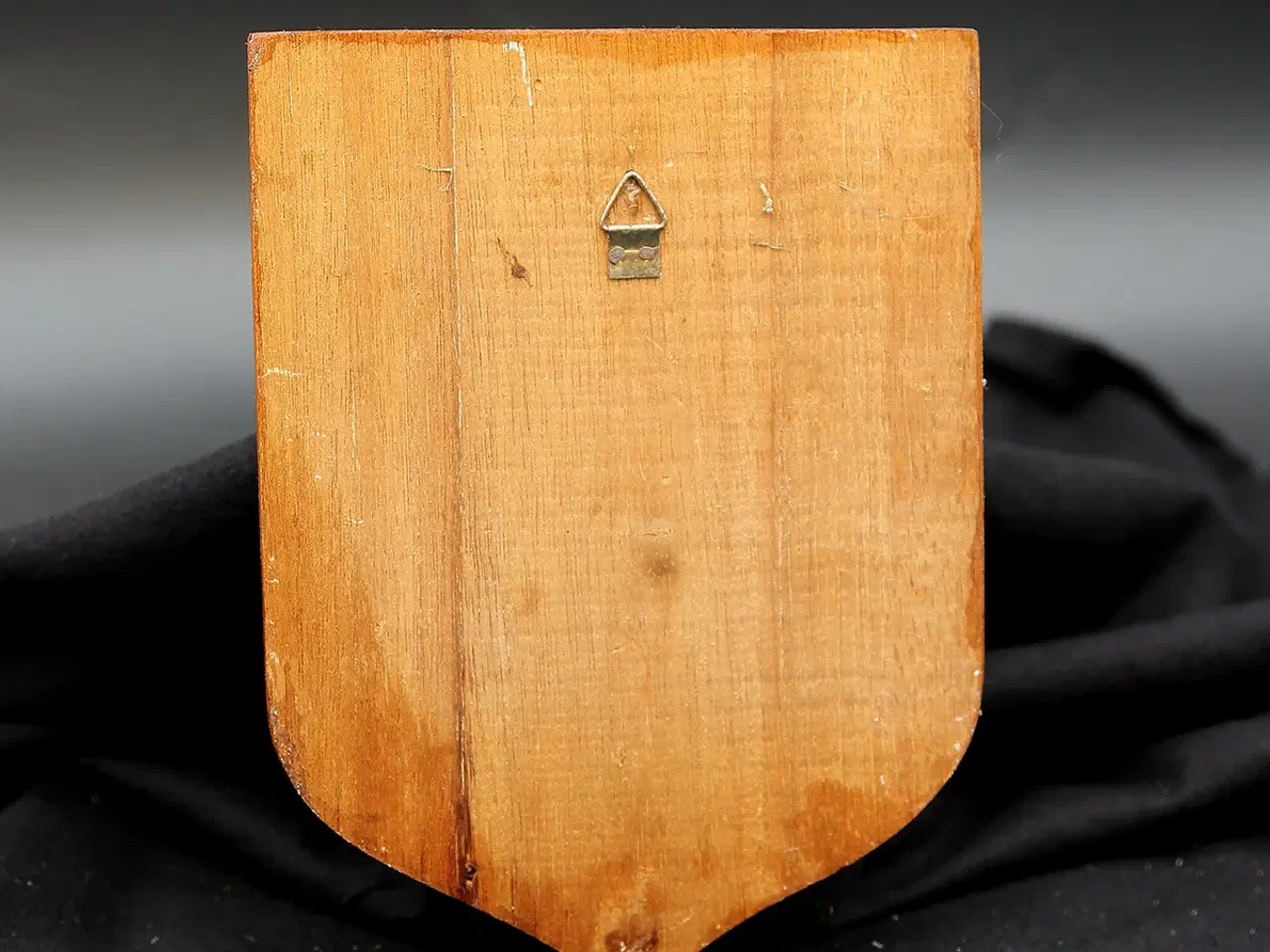 Billede 2 - FN-våbenskjold – Camp Skouriotissa – UNFICYP