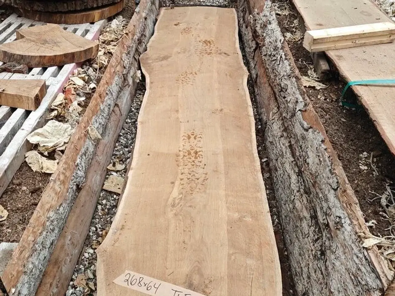 Billede 1 - 1 stk. Egetræsplanke str. 268 x 64 x 5,5