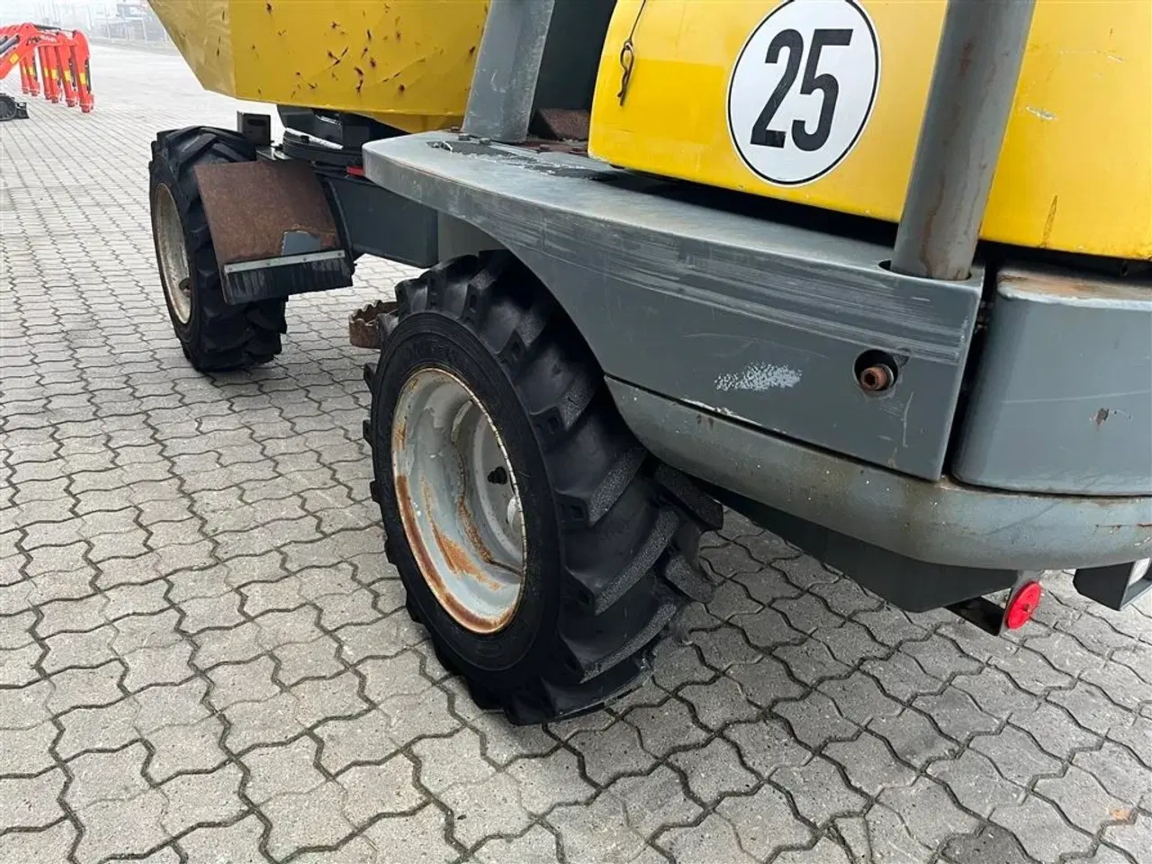 Billede 15 - Neuson 2001 2 tons dumper med svingbar lad