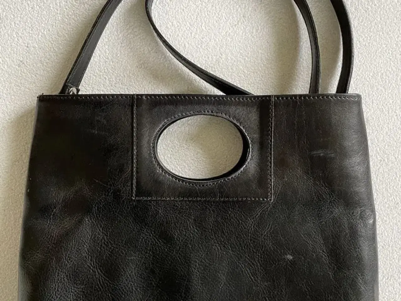 Billede 1 - Sort dametaske i læder