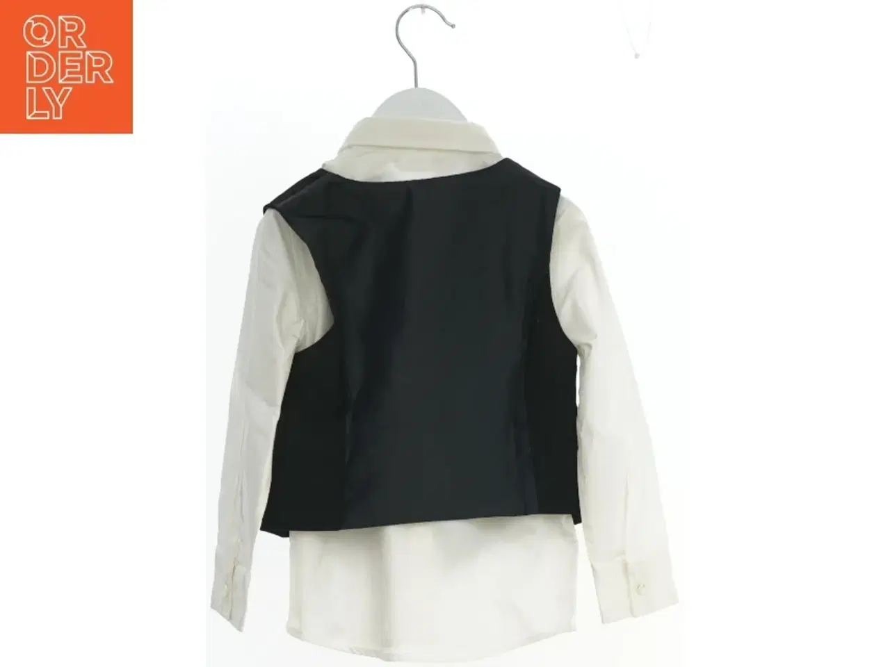 Billede 1 - Børne skjorte med vest og butterfly fra H&M (str. 104)