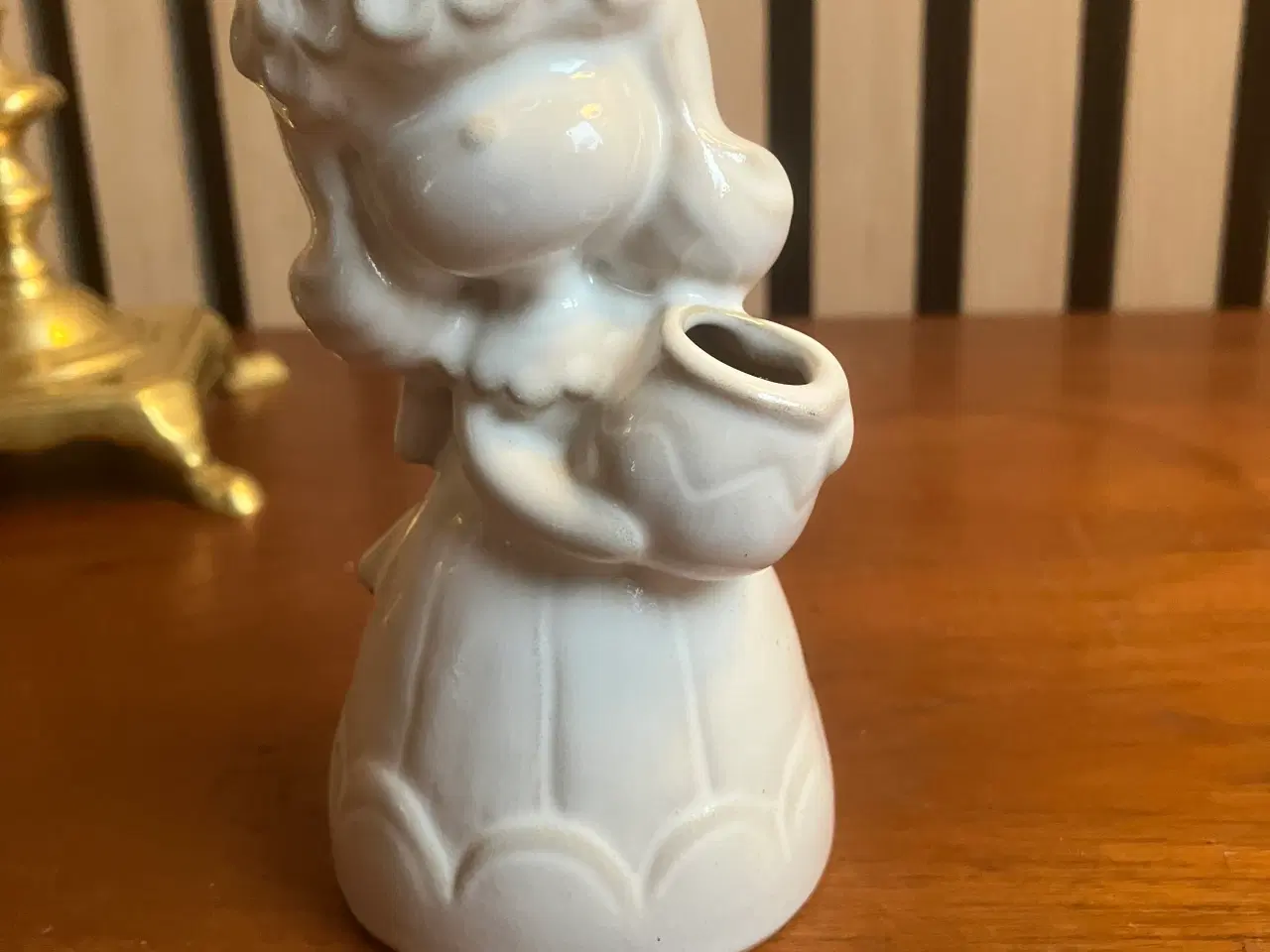 Billede 2 - Skøn blomster pige i keramik.