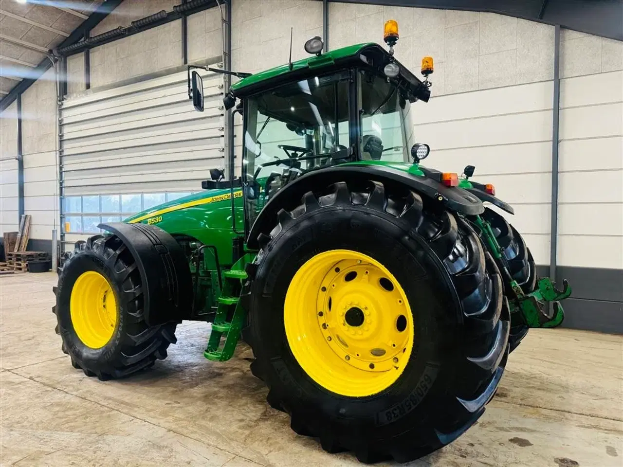 Billede 4 - John Deere 8530 Autopower Monteret med luft, frontlift og står på nye dæk.