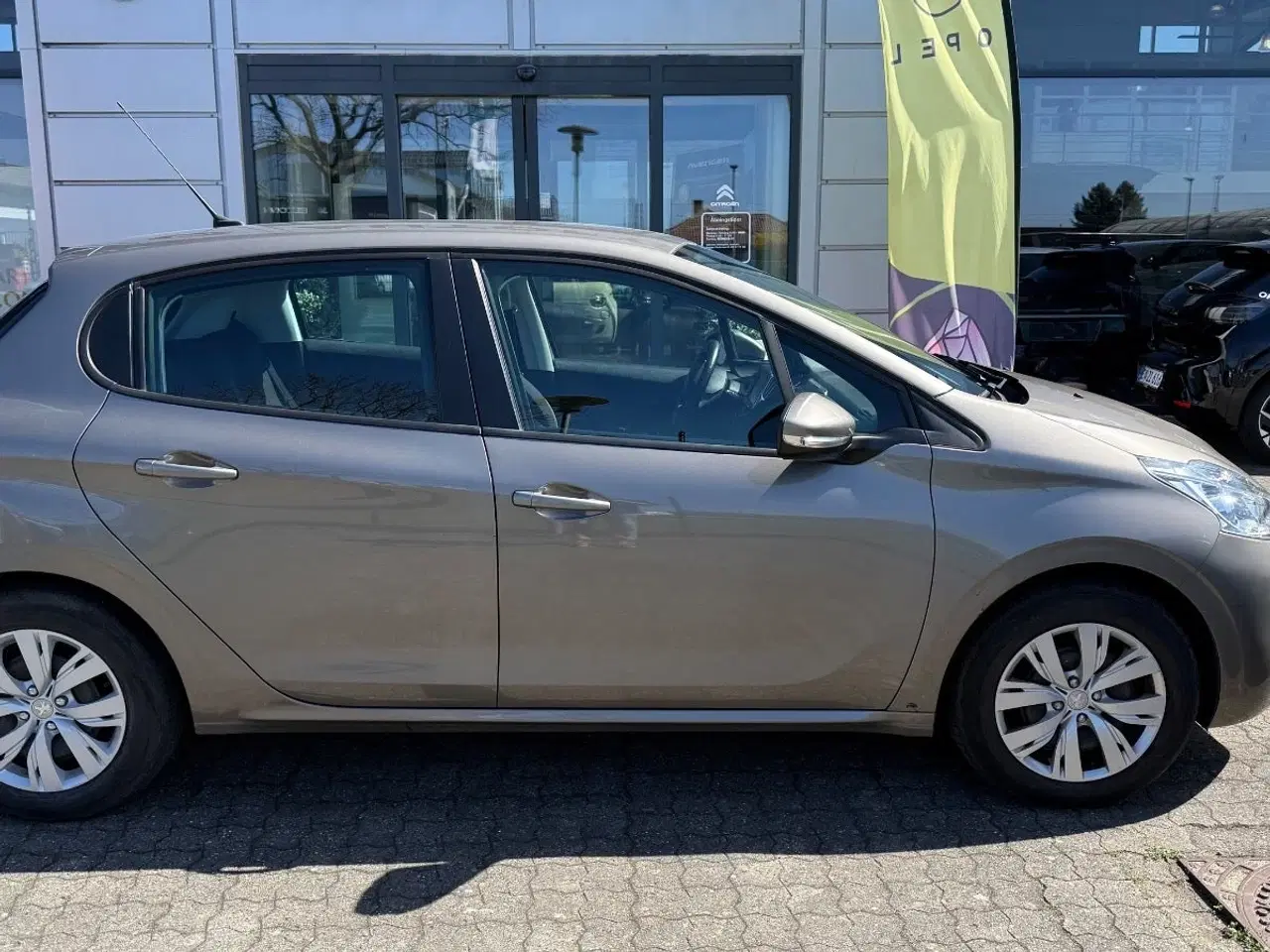 Billede 1 - Peugeot 208 1,2 VTi 82 Active Navigator