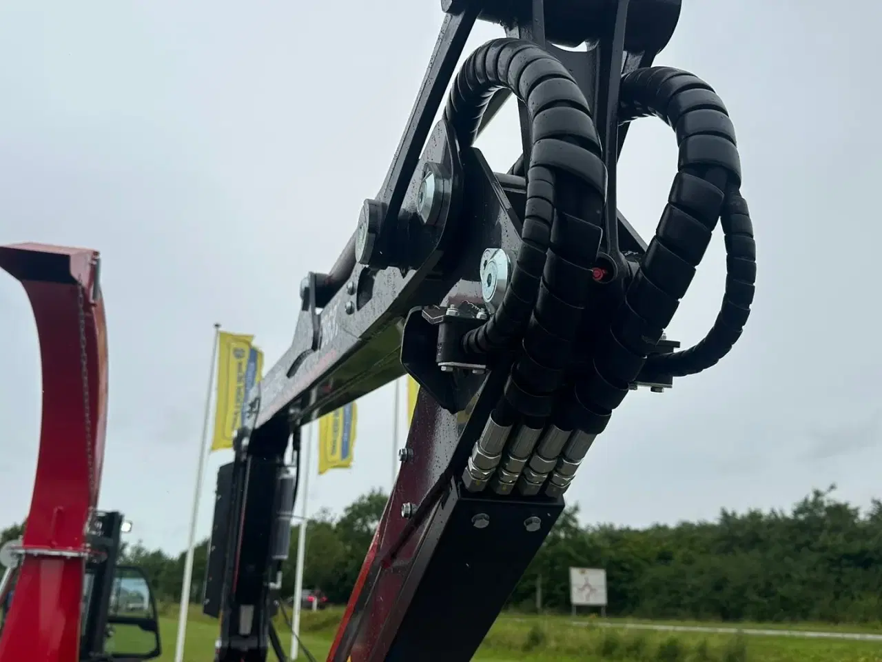 Billede 13 - TP 270 PTO K med FTG 6,3m kran med fjernbetjent joystick.