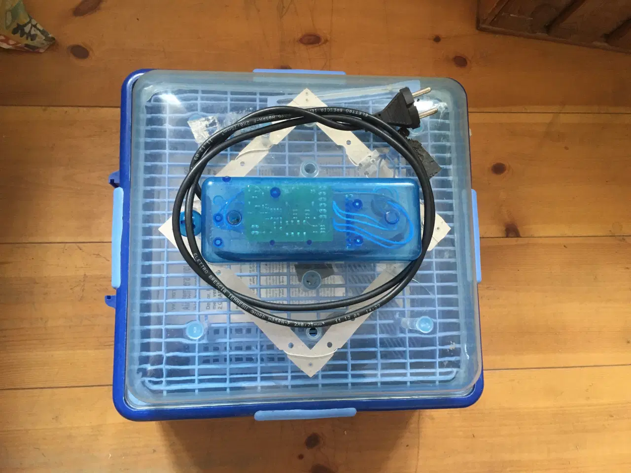 Billede 2 - To rugemaskiner til fjerkræ