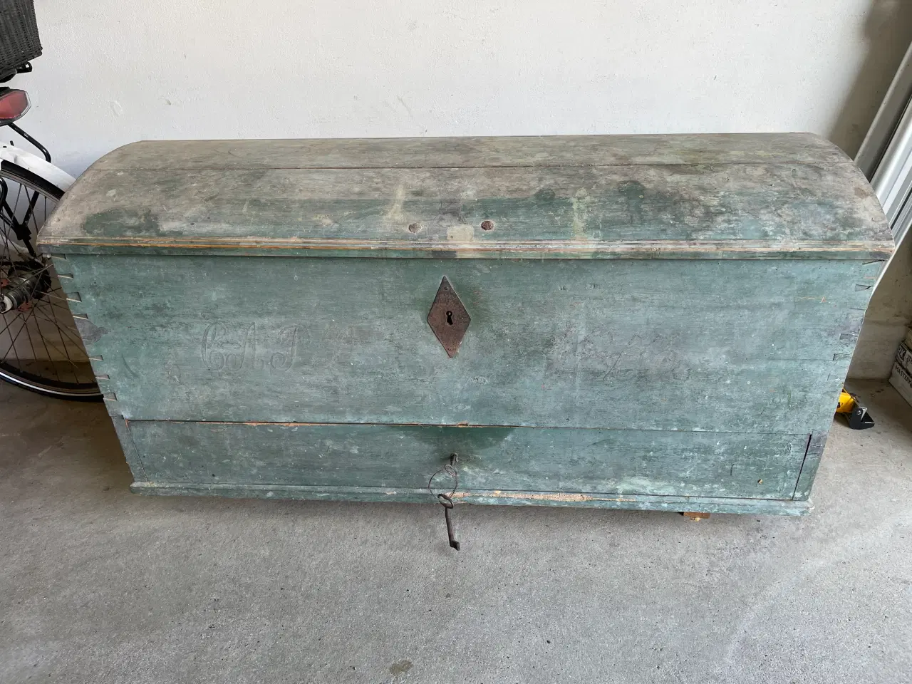 Billede 1 - Gammel solid  kiste