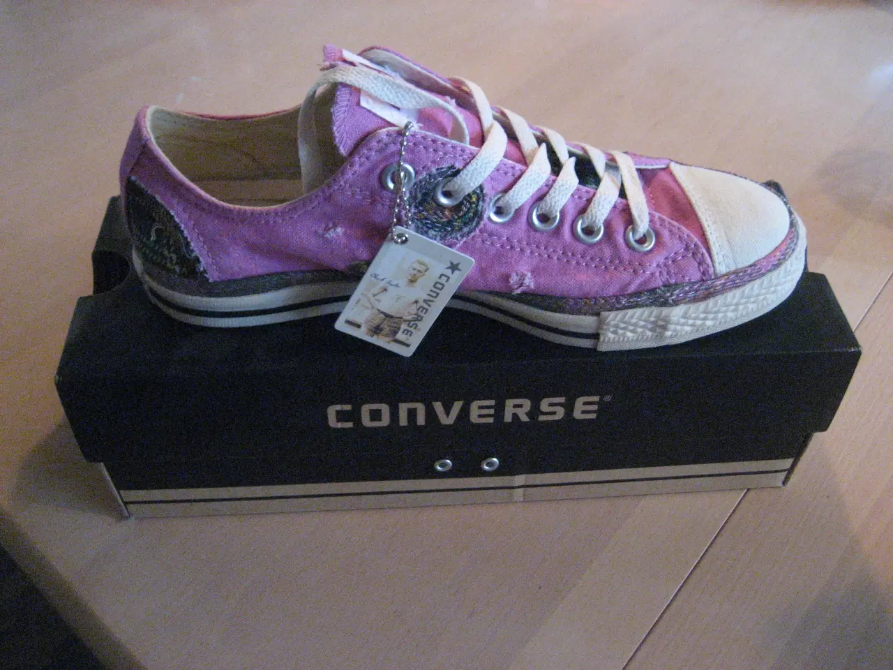 Billede 1 - Sprit nye Converse sko sælges !