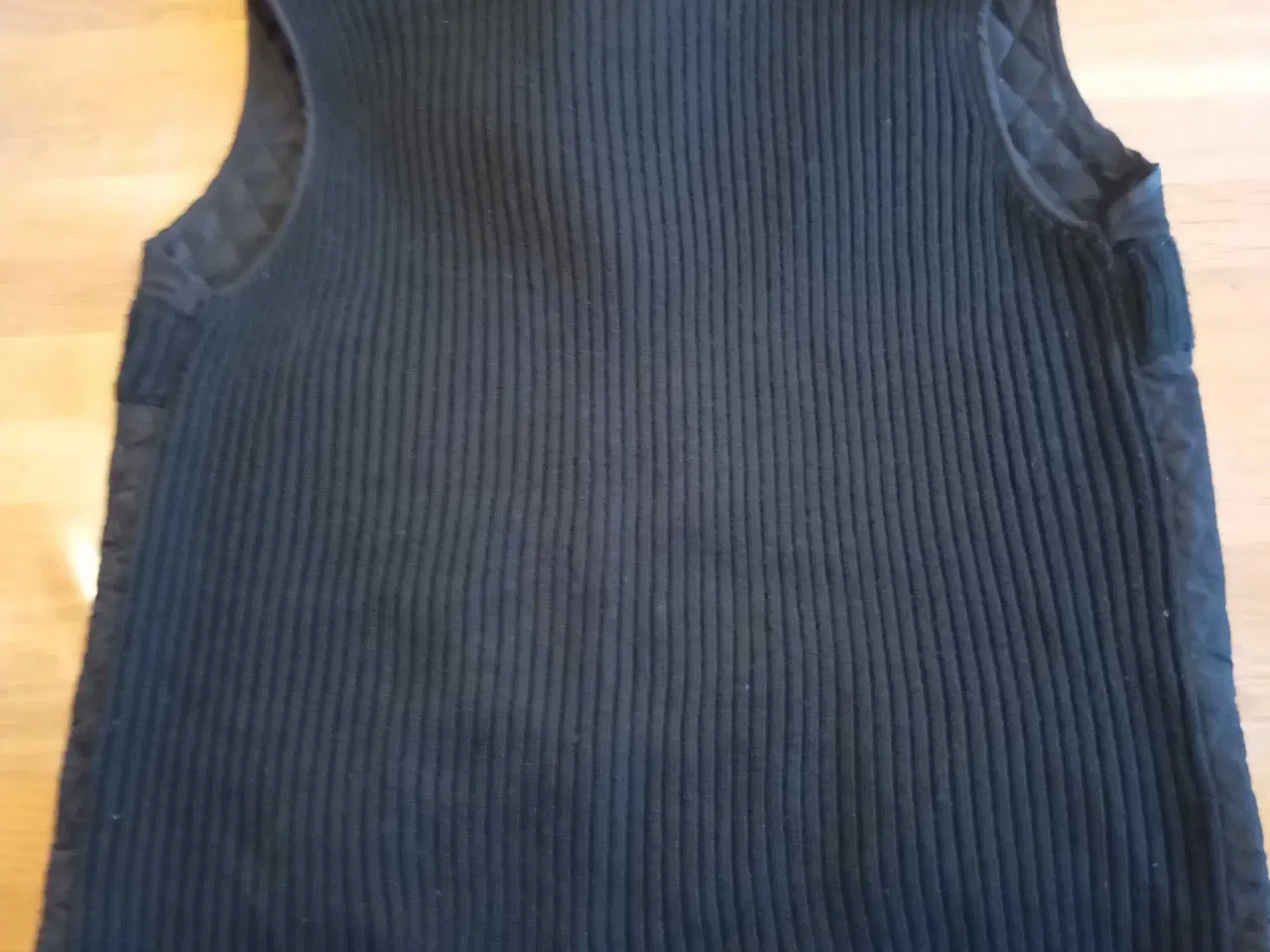 Billede 3 - Vest i termo / strik. XL