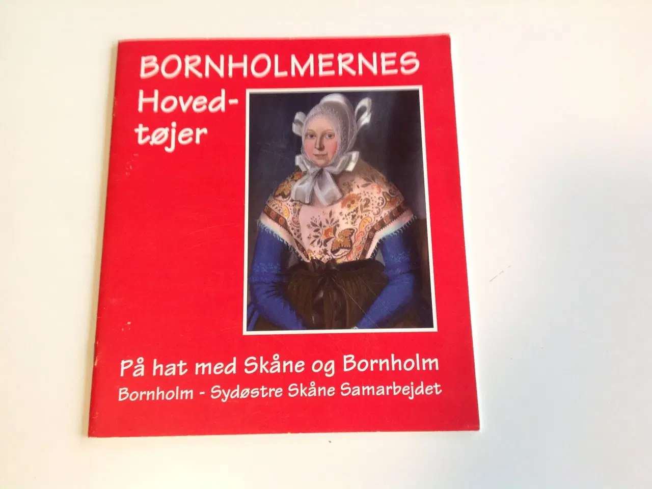 Billede 1 - På hat med Bornholm. /Skåninggarnas Huvudbonader