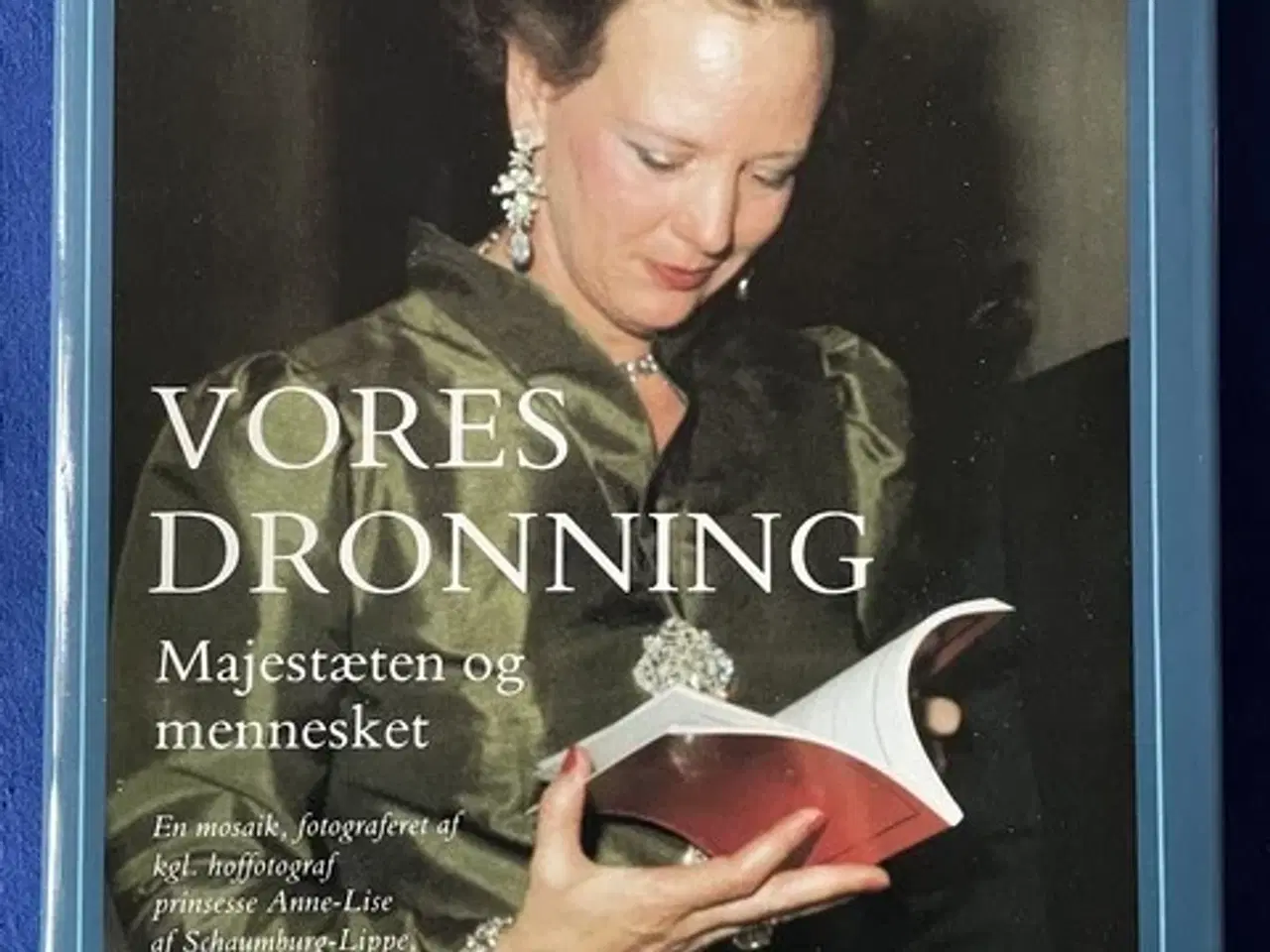 Billede 1 - Vores Dronning - Holkenfeldt 1990 - Bog - Ny