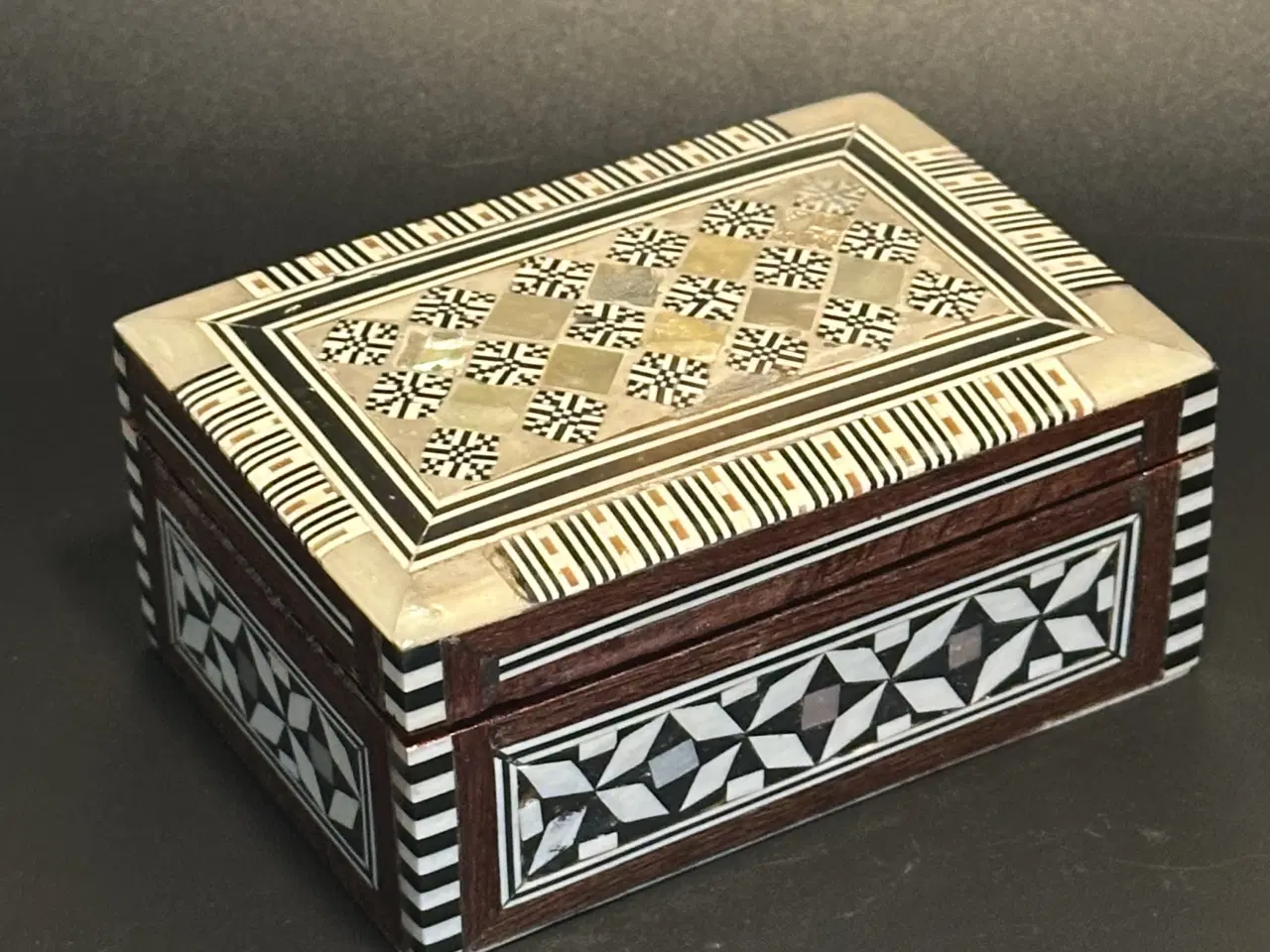 Billede 2 - Vintage egyptisk smykkeskrin med perlemor