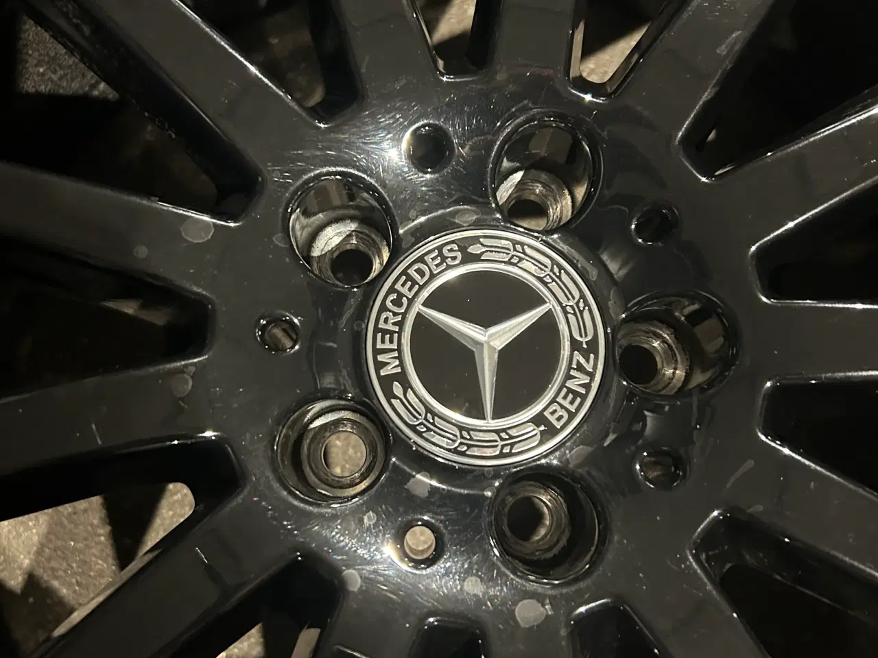 Billede 2 - 4 stk originale Mercedes Alufælge med sommerdæk