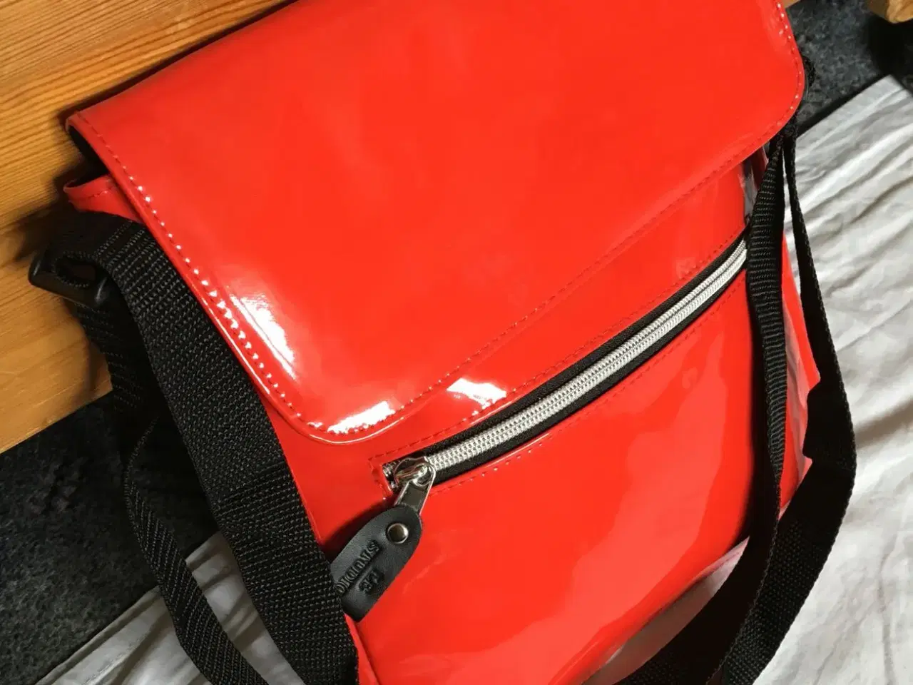 Billede 1 - Flot rød taske 