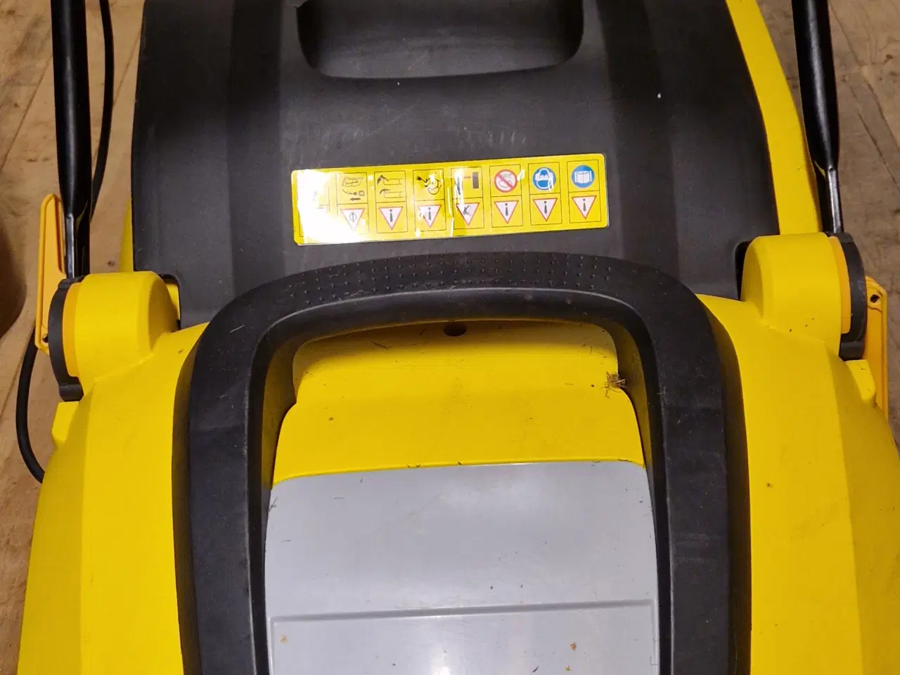 Billede 1 - Plænelufter med opsamlings beholder