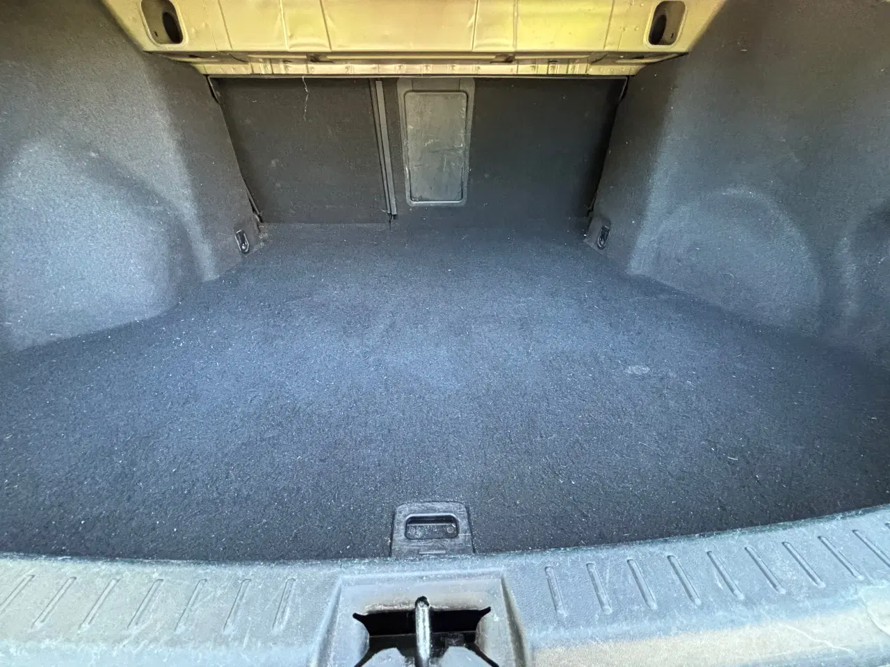 Billede 14 - Toyota Avensis 1,8 sedan, 6 gear.
