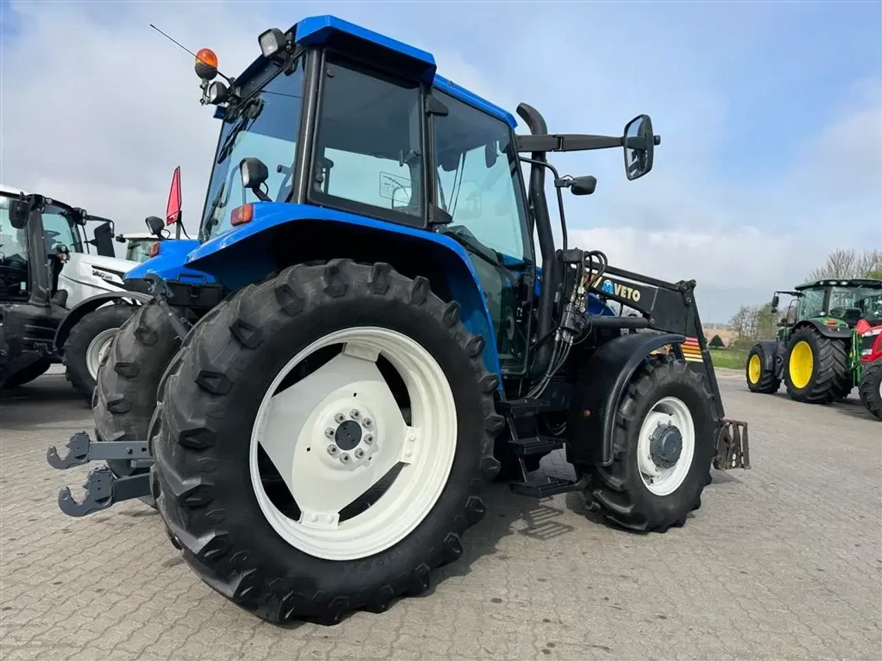Billede 11 - New Holland TS100 KUN 3900 TIMER! MED VENDEGEAR VED RATTET OG AIRCON!