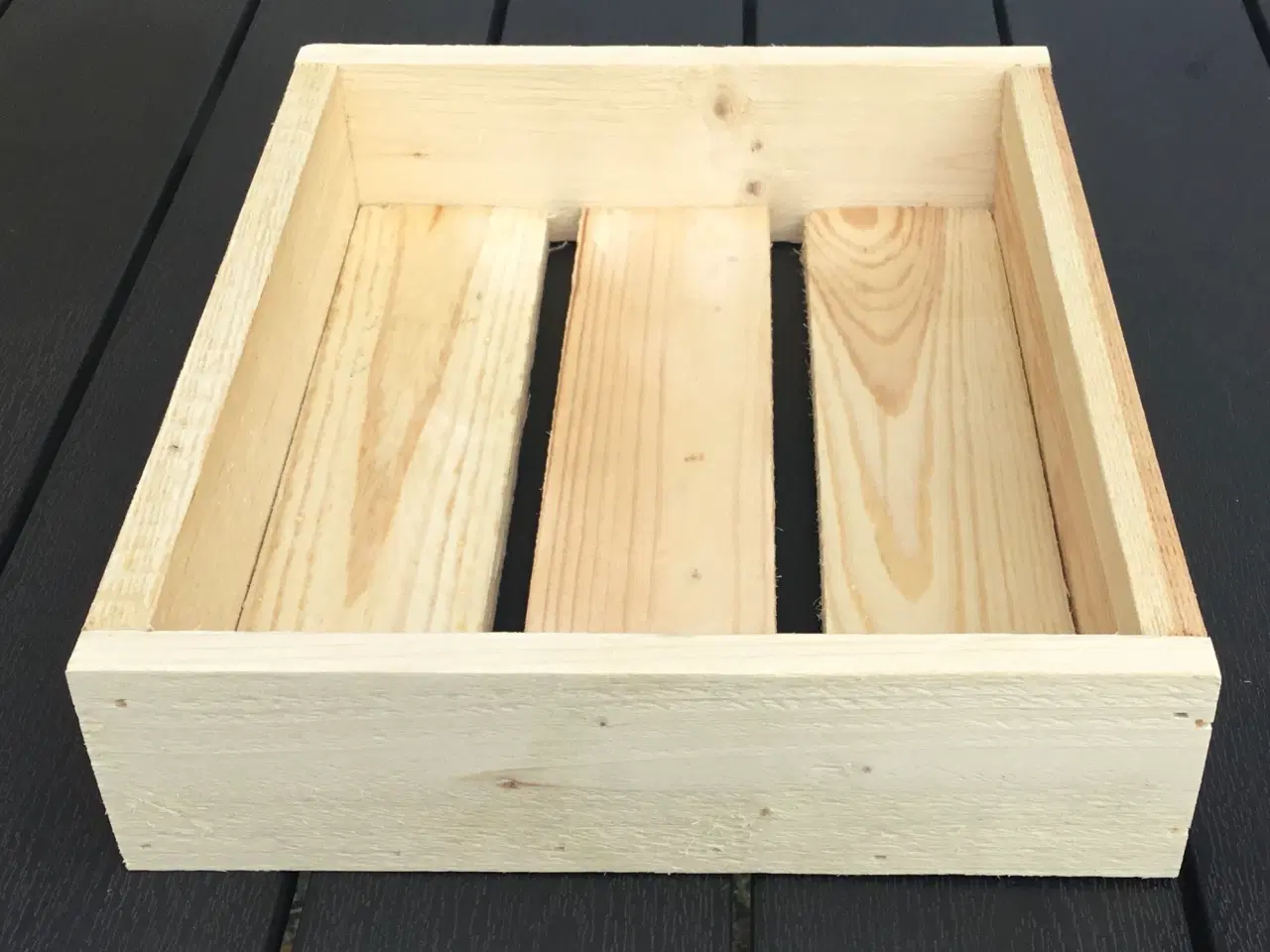 Billede 4 - Træ kasse / bakke 80 kr.  32,8 x 27