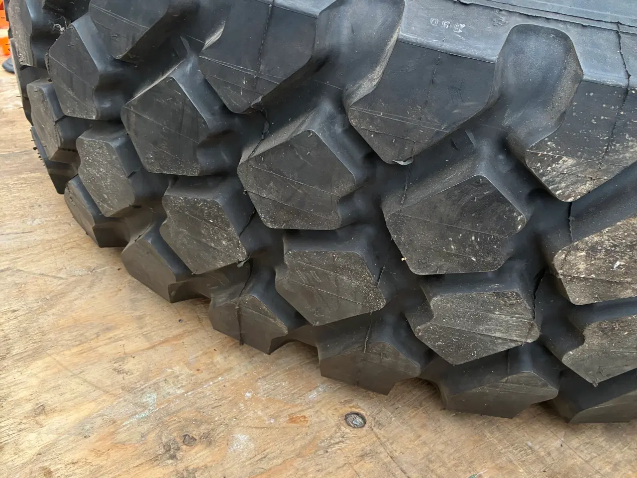 Billede 4 - Michelin 365/85 R20 XZL med fælg
