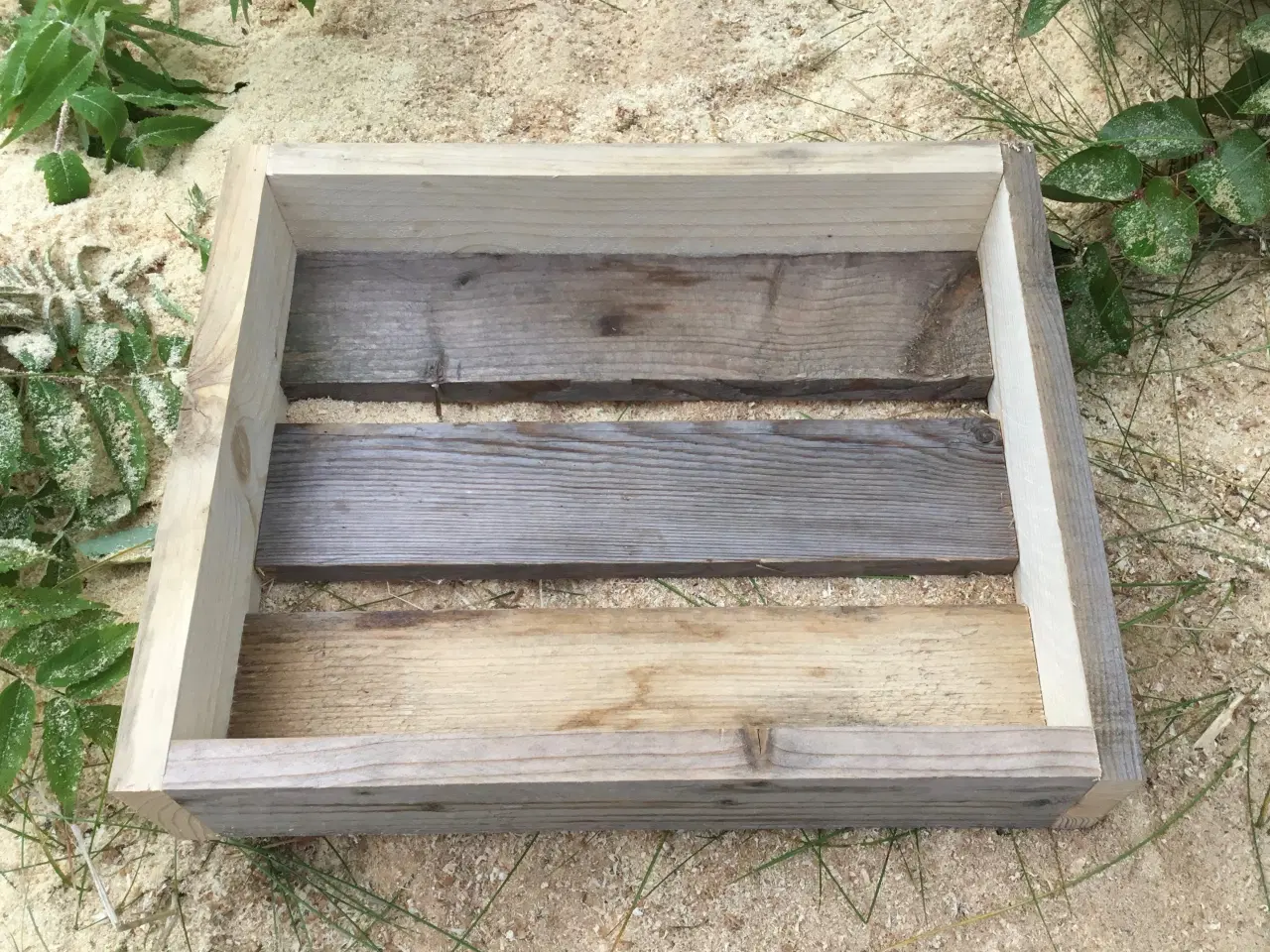 Billede 1 - Bakke i genbrugstræ fyr  29 x 36 cm