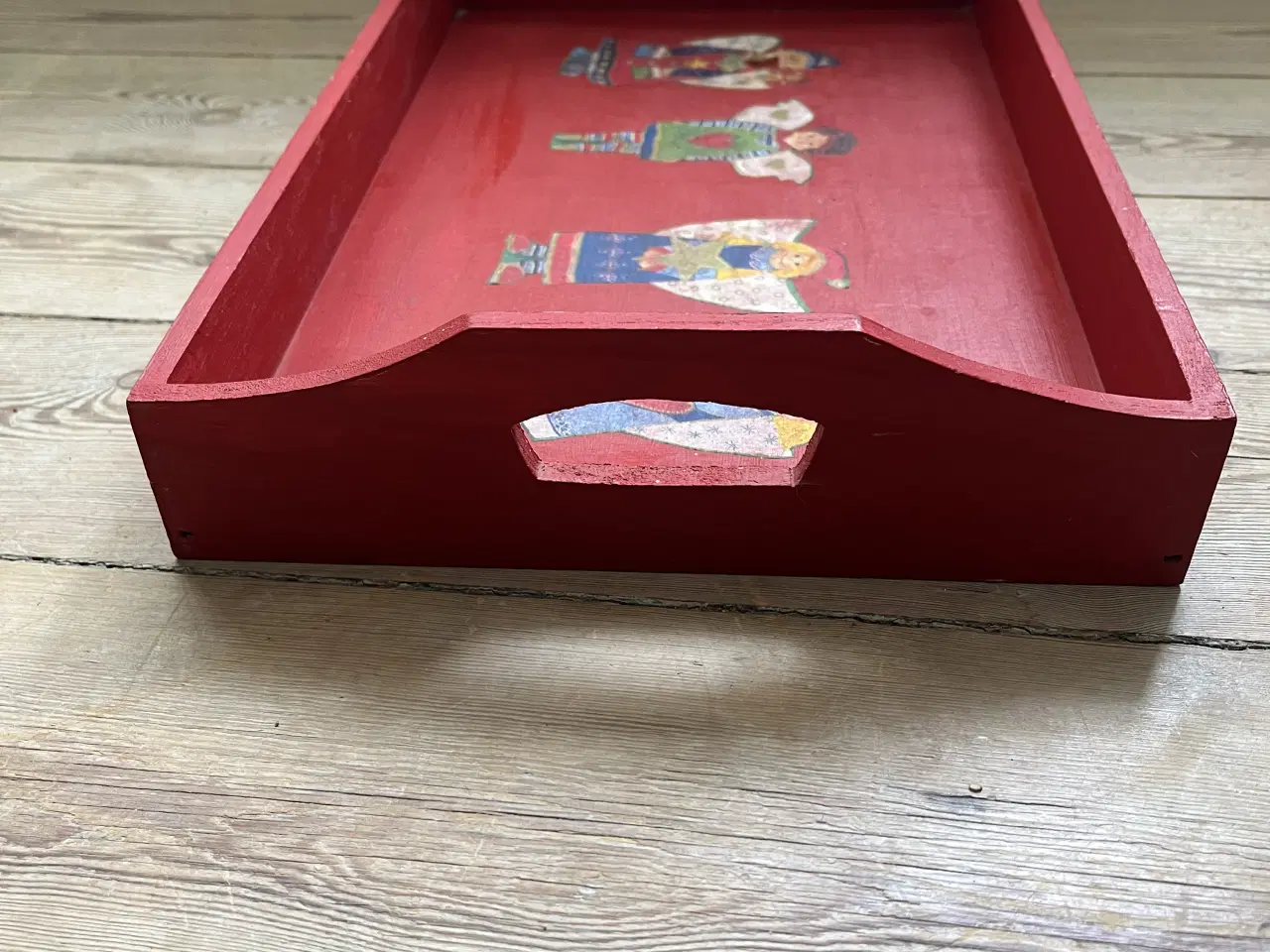 Billede 3 - Rød træ bakke med engle