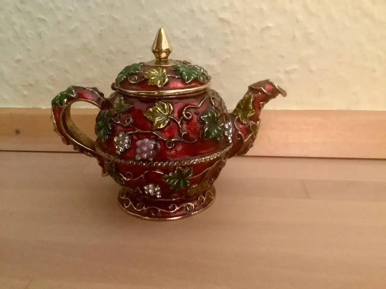 Billede 1 - Lille smykkeskrin formet som en tekande.