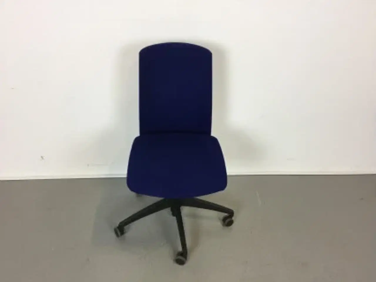 Billede 1 - Duba b8 kontorstol med blåt polster og høj firkantet ryg