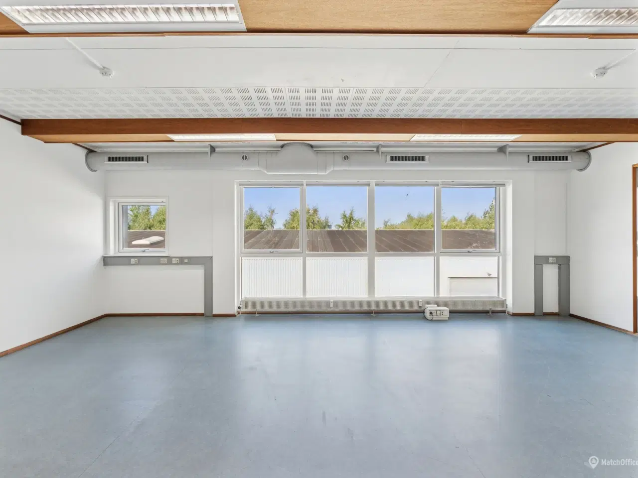 Billede 2 - Nyistandsatte kontor- og lagerlokaler på 1. sal med adgang til elevator