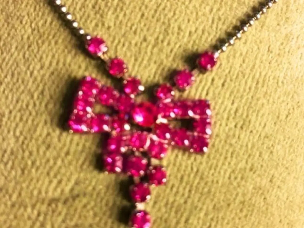 Billede 6 - Halskæde med pink bling