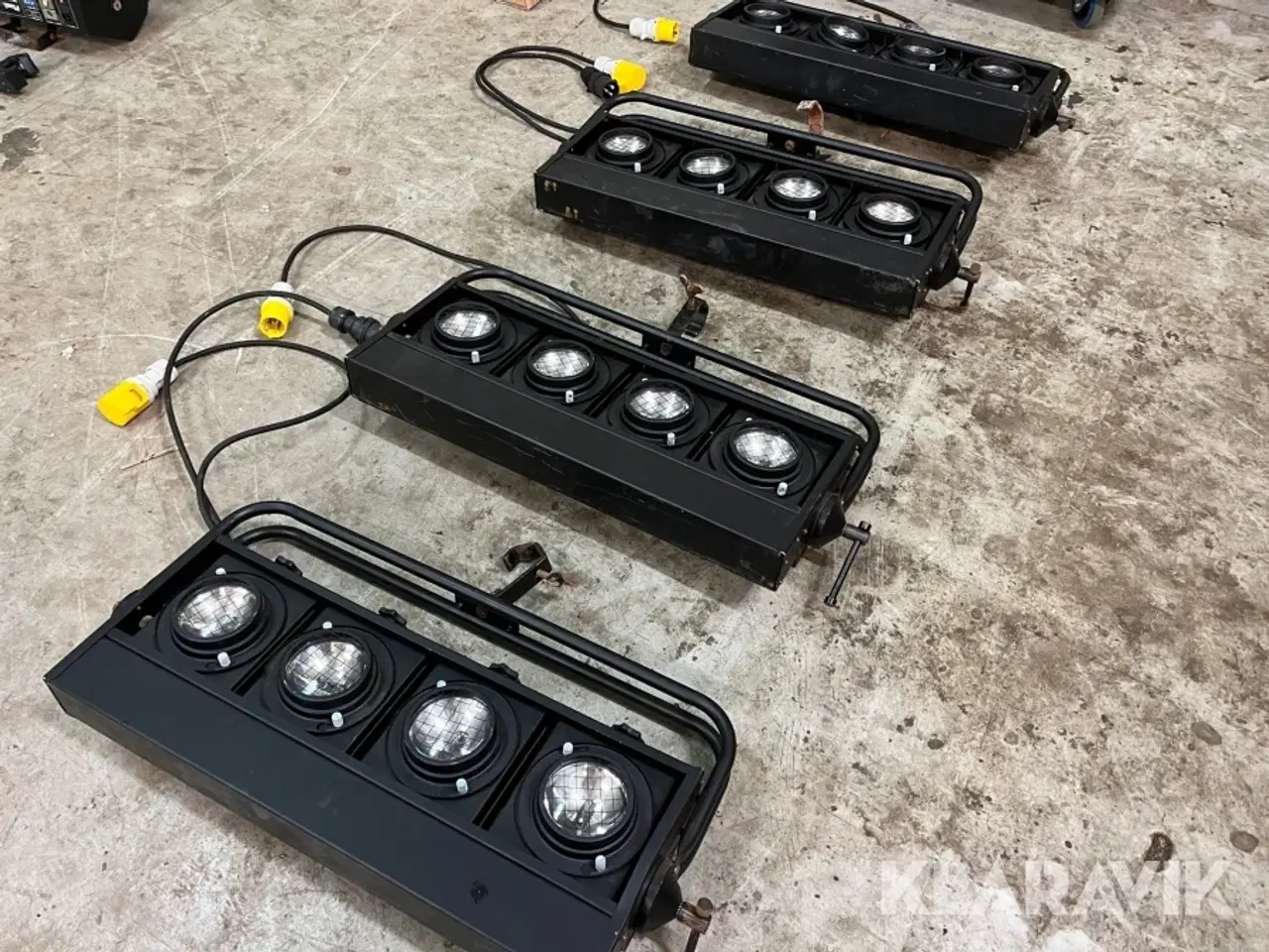 Billede 1 - Lys blindere med flightcase og ophæng 4 styk