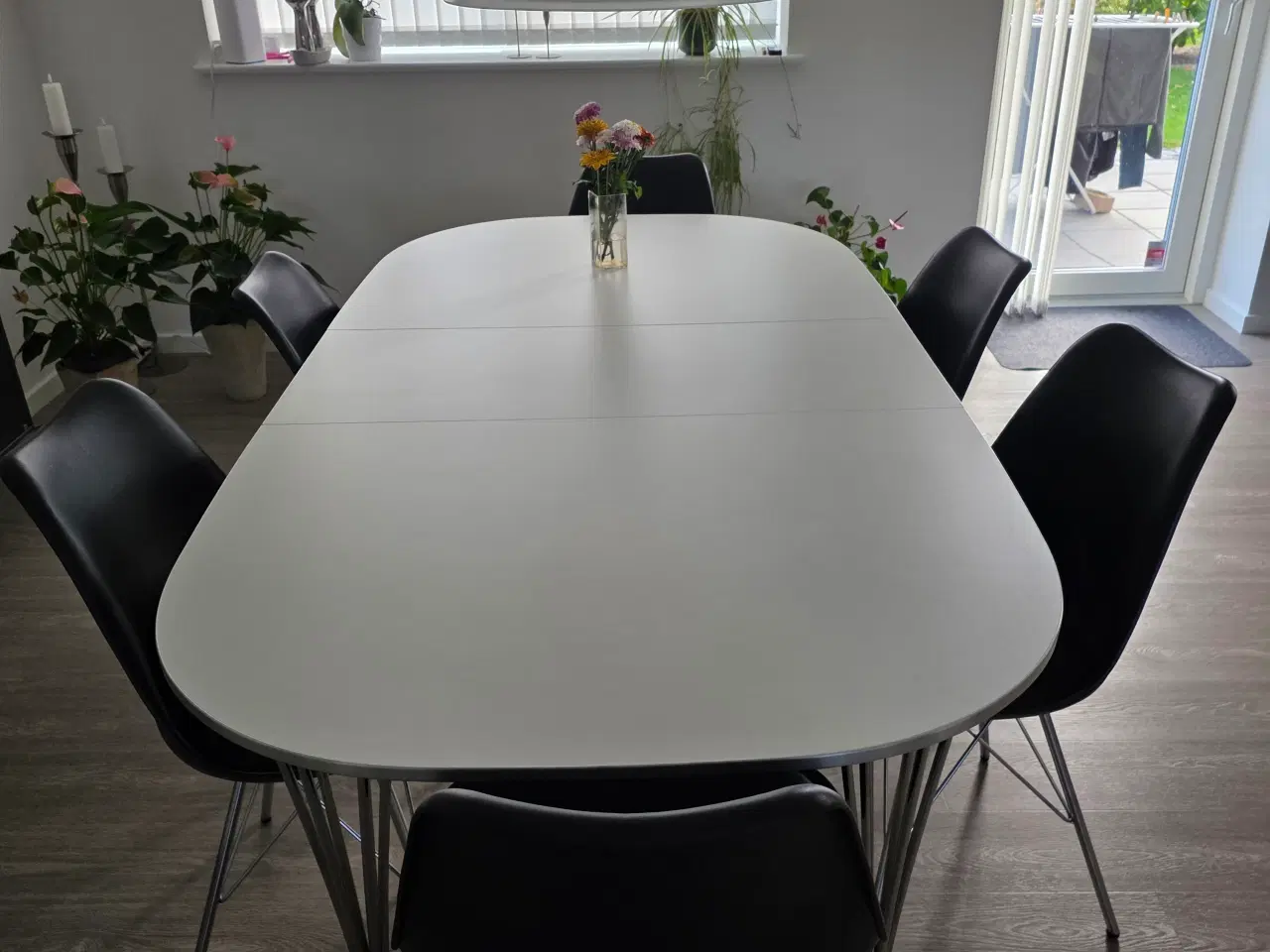 Billede 2 - Spisestuemøbler