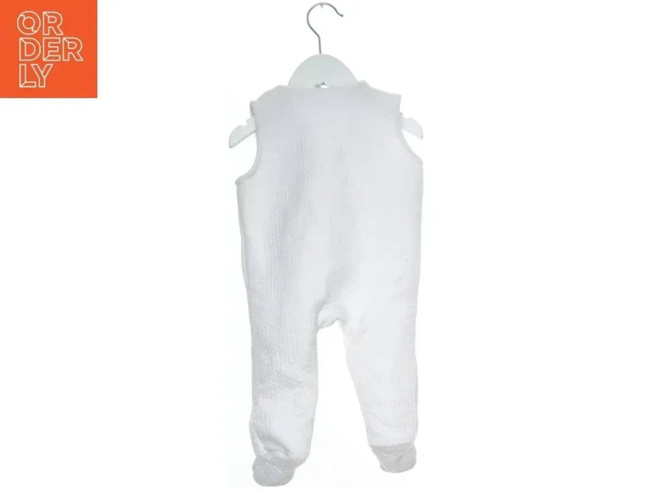 Billede 2 - Hvid heldragt til baby med bamsemotiver fra Rock A Bye Baby (str. 74)