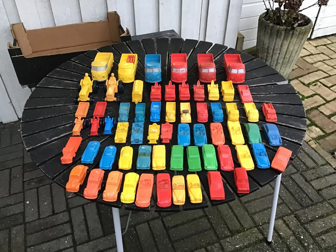 Billede 1 - Tomte + diverse gummibiler gamle 