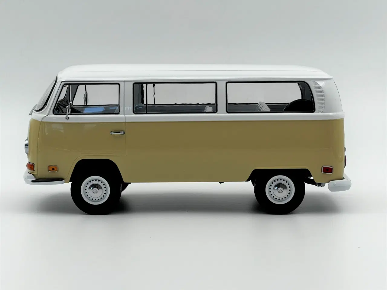 Billede 2 - 1971 VW T2a "Early Bay" Bus Limited Edition 1:18