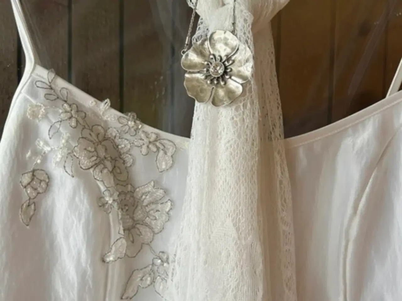 Billede 3 - Lilly konfirmationskjole 2005 Y2K