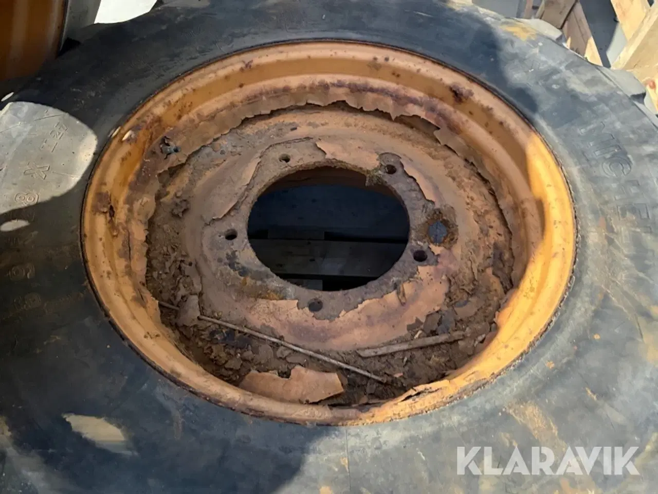 Billede 7 - Hjul + dæk Michelin + Seventy 19.5LR28 + 16.9R28X