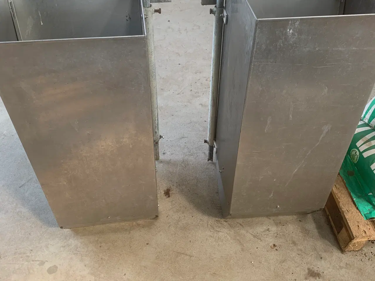 Billede 3 - Foderautomat til kalve, 2 stk.