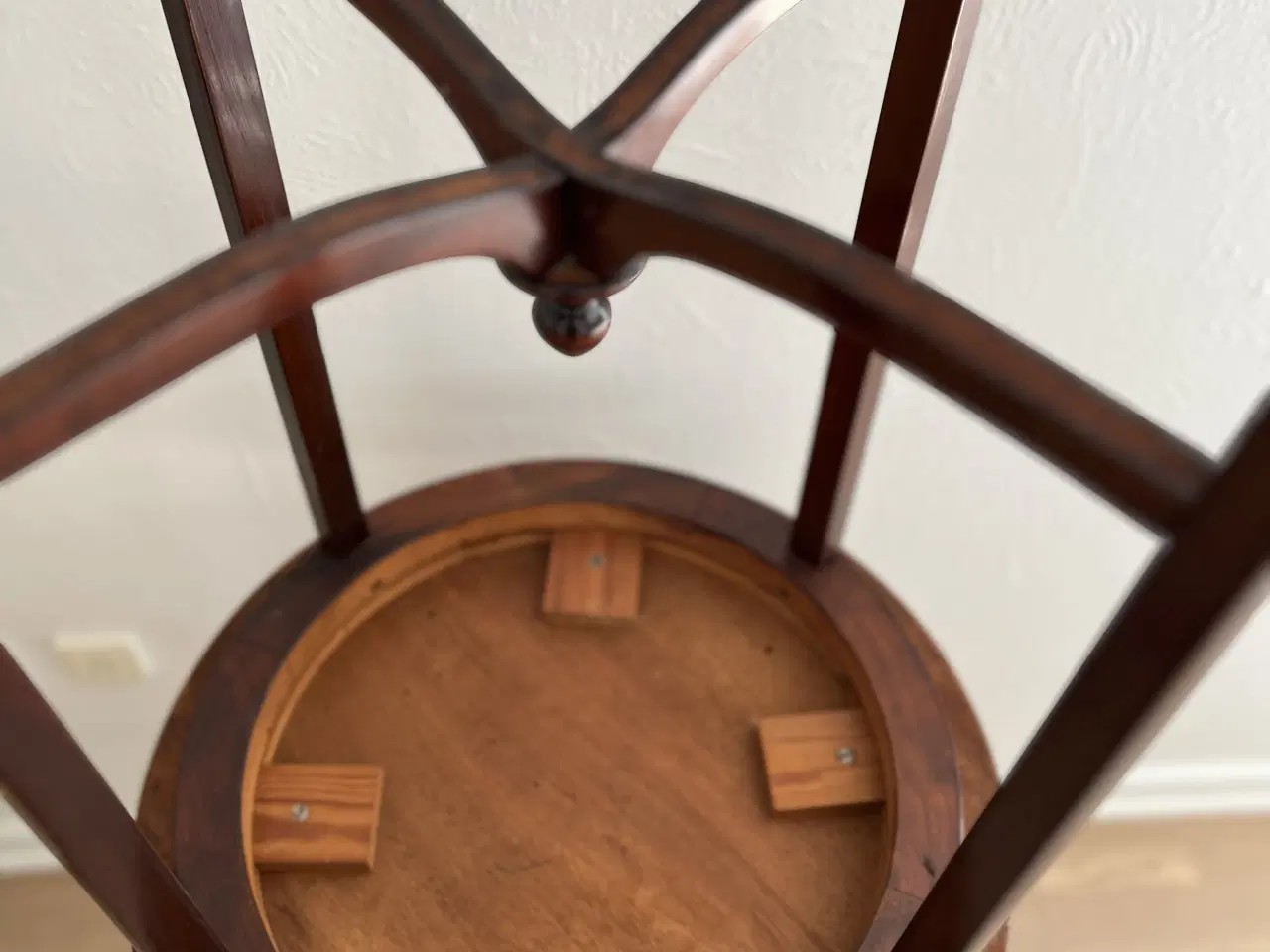 Billede 6 - 2 mahogni sideborde / lampeborde